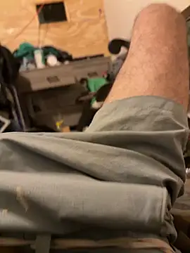 Snapshot of mikeylong chatting on 11/15/25, 10:59 mikeylong online show from 11/15/25, 10:59