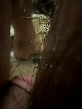 Snapshot of mikeylong chatting on 11/26/25, 12:06 mikeylong online show from 11/26/25, 12:06