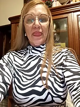 Snapshot of Melmamalhuda@xh chatting on 03/18/25, 11:09 Melmamalhudaxh online show from 03/18/25, 11:09