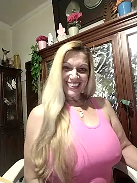 Snapshot of Melmamalhuda@xh chatting on 10/02/25, 11:01 Melmamalhudaxh online show from 10/02/25, 11:01