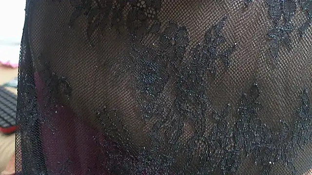 Snapshot of brownsugahxx chatting on 11/23/25, 07:19 brownsugahxx online show from 11/23/25, 07:19