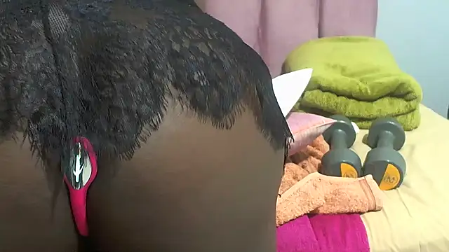 Snapshot of brownsugahxx chatting on 11/23/25, 07:24 brownsugahxx online show from 11/23/25, 07:24