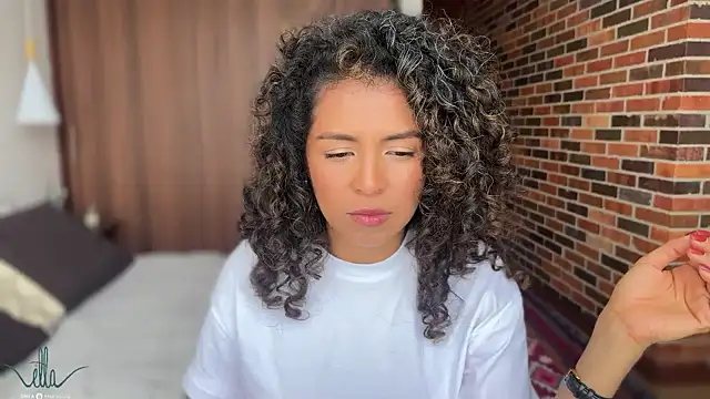 Snapshot of illaroom chatting on 12/05/24, 08:33 illaroom online show from 12/05/24, 08:33