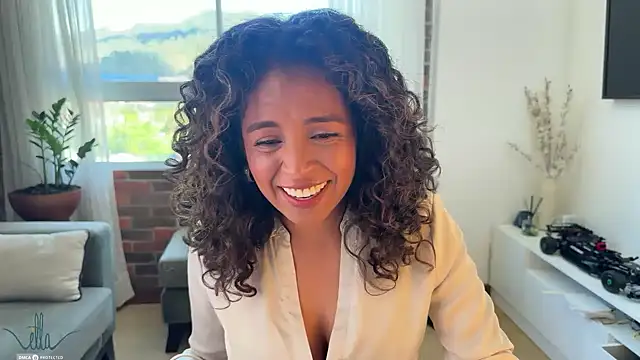 Snapshot of illaroom chatting on 01/23/25, 08:13 illaroom online show from 01/23/25, 08:13