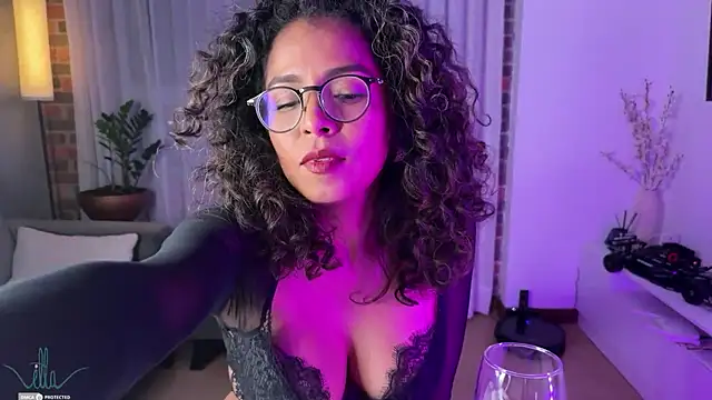 Snapshot of illaroom chatting on 01/24/25, 11:45 illaroom online show from 01/24/25, 11:45