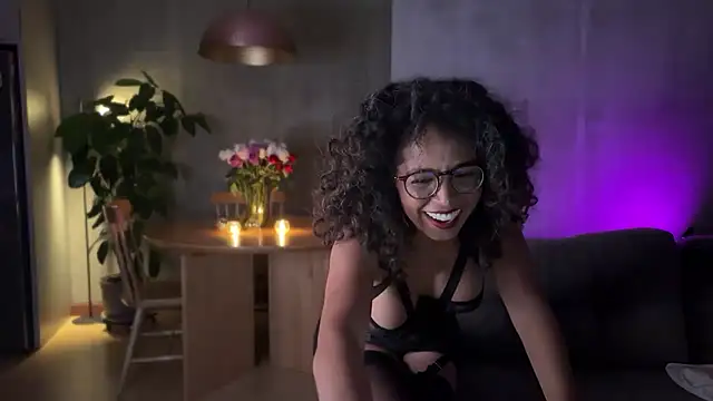 Snapshot of illaroom chatting on 02/22/25, 12:05 illaroom online show from 02/22/25, 12:05