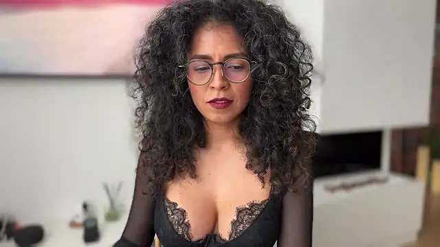 illaroom online show from 12/19/25, 09:22