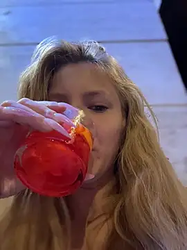 AnastasiaAniess online show from 04/18/26, 07:58