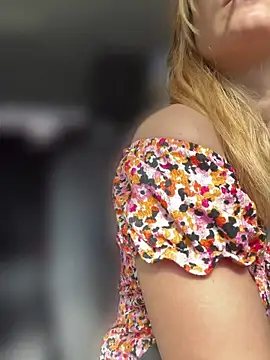 AnastasiaAniess online show from 04/20/26, 09:23