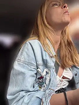 AnastasiaAniess online show from 04/21/26, 10:21