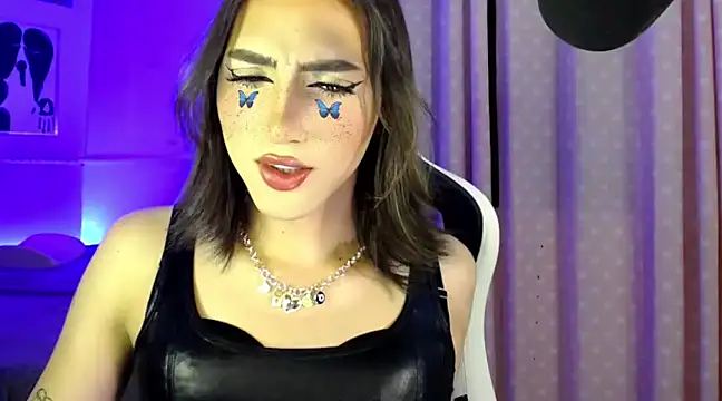 Snapshot of charlottesexxx chatting on 01/28/25, 09:50 charlottesexxx online show from 01/28/25, 09:50