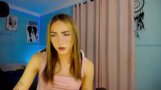 Snapshot of charlottesexxx chatting on 11/27/25, 08:22 charlottesexxx online show from 11/27/25, 08:22