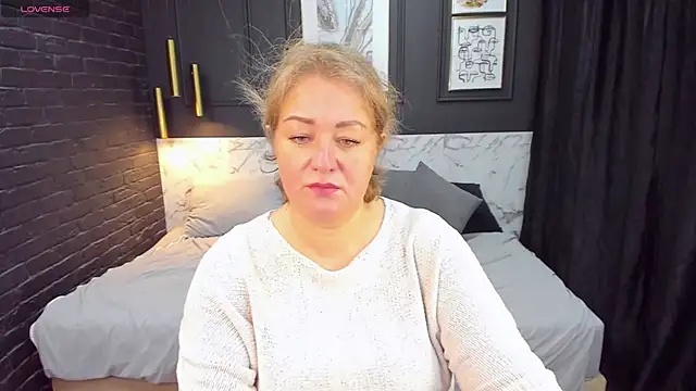 Snapshot of JenniferLight chatting on 01/18/25, 01:08 JenniferLight online show from 01/18/25, 01:08