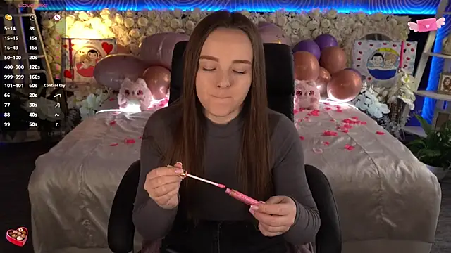 FoxyShy online show from 03/04/26, 06:30