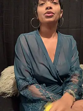 Rakiyahcharms online show from 01/12/25, 03:14