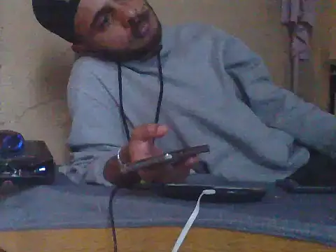 Snapshot of LoudLikeness chatting on 03/31/26, 06:30 LoudLikeness online show from 03/31/26, 06:30