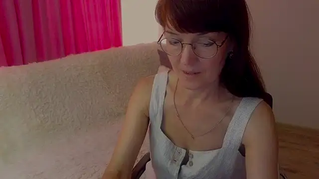 Snapshot of Fritha chatting on 06/14/26, 02:24 Fritha online show from 06/14/26, 02:24
