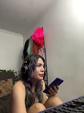 VaioletUwU online show from 04/13/26, 02:50