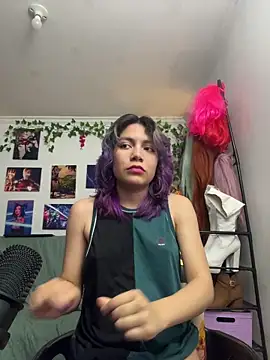 VaioletUwU online show from 05/21/26, 02:40