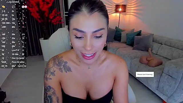 Snapshot of Sarah_Stone_ chatting on 02/25/25, 11:22 Sarah Stone online show from 02/25/25, 11:22