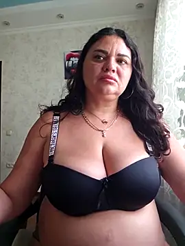 littleRikka online show from 10/31/25, 10:38