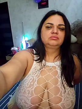 littleRikka online show from 04/12/26, 08:03