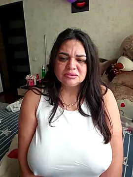 littleRikka online show from 04/13/26, 08:09