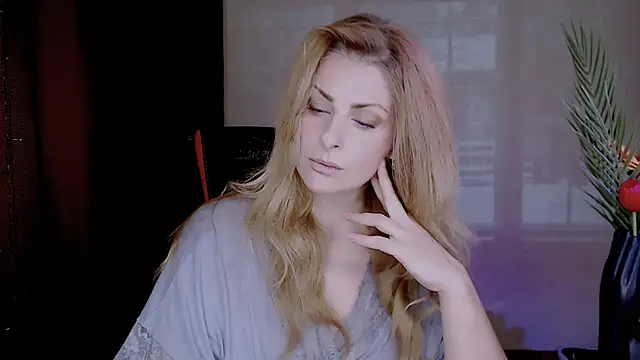 Eleonores online show from 10/28/25, 05:11