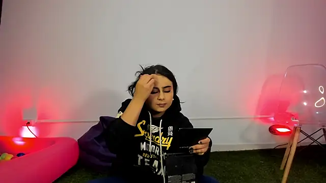 Snapshot of AbbyTaylorr chatting on 09/19/25, 02:57 AbbyTaylorr online show from 09/19/25, 02:57