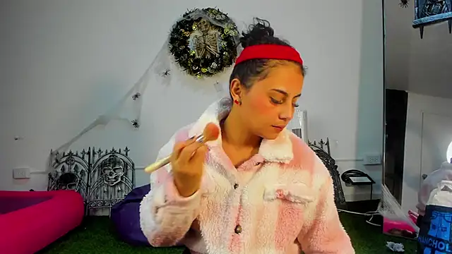 Snapshot of AbbyTaylorr chatting on 10/03/25, 03:47 AbbyTaylorr online show from 10/03/25, 03:47