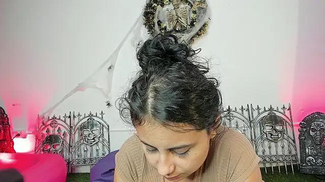 Snapshot of AbbyTaylorr chatting on 10/13/25, 02:11 AbbyTaylorr online show from 10/13/25, 02:11