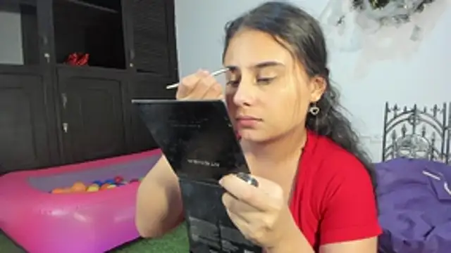 Snapshot of AbbyTaylorr chatting on 10/15/25, 01:28 AbbyTaylorr online show from 10/15/25, 01:28