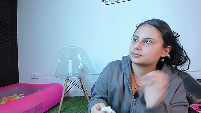 Snapshot of AbbyTaylorr chatting on 11/25/25, 09:04 AbbyTaylorr online show from 11/25/25, 09:04