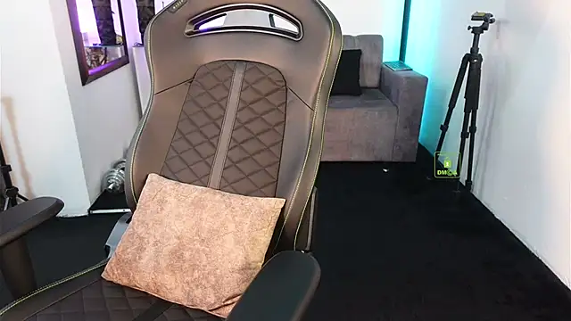 knimh online show from 02/08/26, 06:11