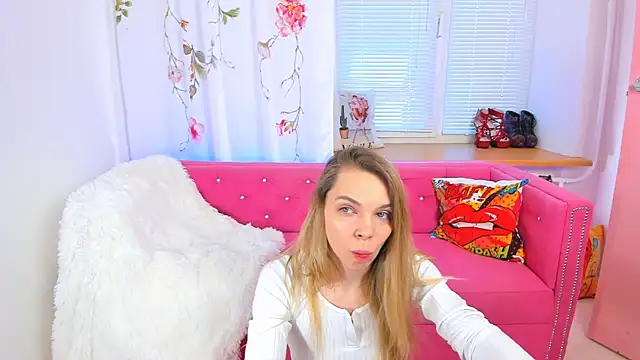 Snapshot of The_Deep_Passion chatting on 03/08/25, 08:00 The Deep Passion online show from 03/08/25, 08:00