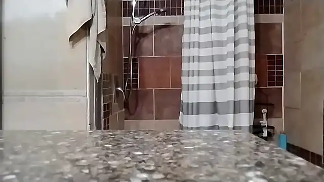 Snapshot of ThickDMatty@xh chatting on 12/17/24, 06:24 ThickDMattyxh online show from 12/17/24, 06:24