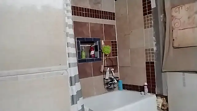 Snapshot of ThickDMatty@xh chatting on 12/19/24, 09:18 ThickDMattyxh online show from 12/19/24, 09:18