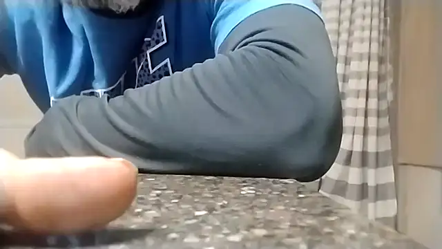 Snapshot of ThickDMatty@xh chatting on 01/17/25, 04:49 ThickDMattyxh online show from 01/17/25, 04:49