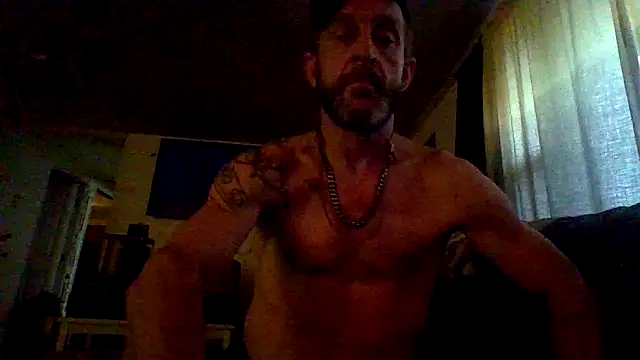 Snapshot of ThickDMatty@xh chatting on 03/15/25, 10:22 ThickDMattyxh online show from 03/15/25, 10:22