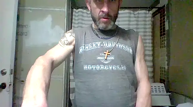 Snapshot of ThickDMatty@xh chatting on 03/19/25, 01:32 ThickDMattyxh online show from 03/19/25, 01:32