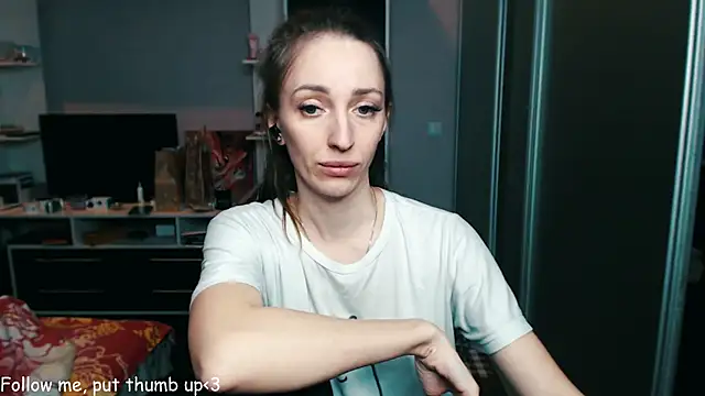 Snapshot of Natalimeowks chatting on 01/01/25, 03:35 Natalimeowks online show from 01/01/25, 03:35