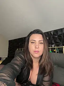 Snapshot of FeliciaHardy_ chatting on 12/18/24, 06:43 FeliciaHardy online show from 12/18/24, 06:43