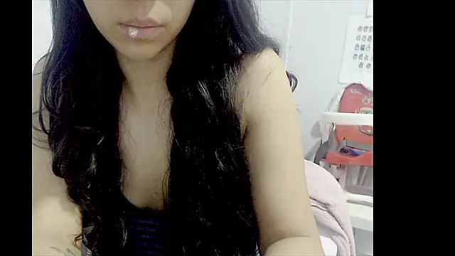 Snapshot of lizztaylor535 chatting on 03/03/25, 03:42 lizztaylor535 online show from 03/03/25, 03:42