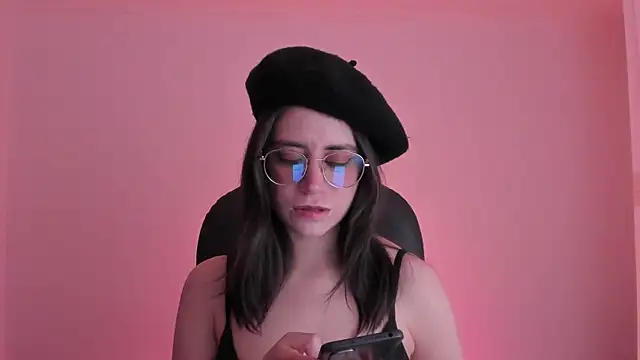 HazelKush online show from 10/23/25, 09:24