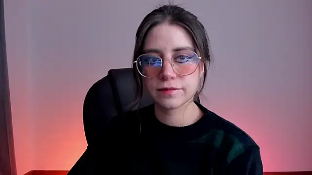 HazelKush online show from 11/18/25, 09:52