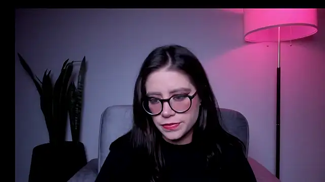 HazelKush online show from 04/15/26, 10:10