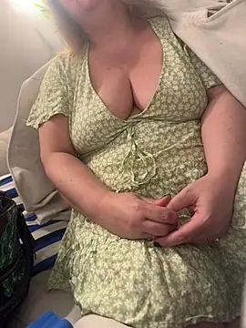 Snapshot of cplcokins34 chatting on 03/22/25, 02:25 cplcokins34 online show from 03/22/25, 02:25