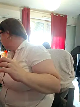 Snapshot of cplcokins34 chatting on 11/01/25, 10:17 cplcokins34 online show from 11/01/25, 10:17