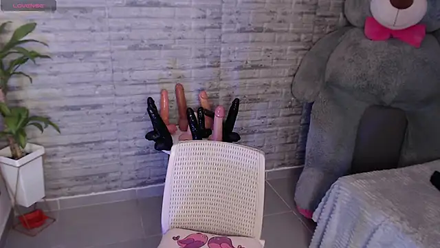 Snapshot of TinnaCobb chatting on 10/14/25, 04:30 TinnaCobb online show from 10/14/25, 04:30