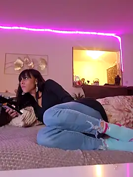 Snapshot of misscectito13 chatting on 03/13/25, 08:26 misscectito13 online show from 03/13/25, 08:26